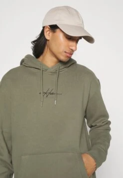 Hollister Co. Summer Icon Unisex - Hoodie - Olive 11 Hollister Co. Summer Icon Unisex - Hoodie - Olive -Heren Kledingwinkel 1d75c77c6c3341e8af5727c10850ddec