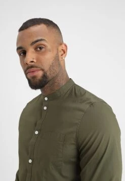 Pier One Muscle Fit Stand- Overhemd - Oliv -Heren Kledingwinkel 259eaf52e4d4427a96fee394df68933f