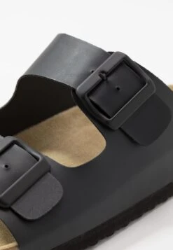 Pier One Unisex - Pantoffels - Black -Heren Kledingwinkel 2c1088e9c35241008f77393ded163426