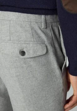 Hackett London Broken Twill Trs - Broek - Light Grey 12 Hackett London Broken Twill Trs - Broek - Light Grey -Heren Kledingwinkel 378341ad4fe742279dbf9ffb50694d55