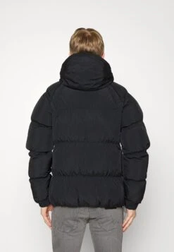 Jordan Puffer Jacket - Winterjas - Black/Fire Red -Heren Kledingwinkel 4fdcd9a49c084711a1ab600fba76eb8a