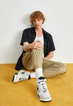 Nike Sportswear Air Flight Lite Mid Nas - Sneakers Hoog - Photon Dust/Black/Metallic Silver/Light Smoke Grey/White/Pale Ivory -Heren Kledingwinkel 560daf0e121c4269ba1c67652031ecf4