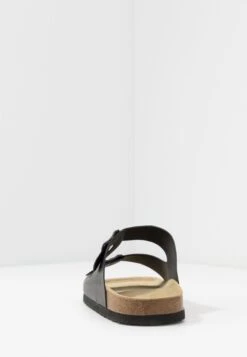 Pier One Unisex - Pantoffels - Black -Heren Kledingwinkel 6792cddf649c4c73afdf1fc19e95f07f