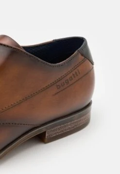 Bugatti Morino - Veterschoenen - Cognac -Heren Kledingwinkel 7305182c8d4f43a3a258aebad967864b