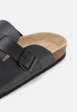 Pier One Leather Unisex - Pantoffels - Black -Heren Kledingwinkel 7b28889d1d2247a8abcae3a4a4c34674