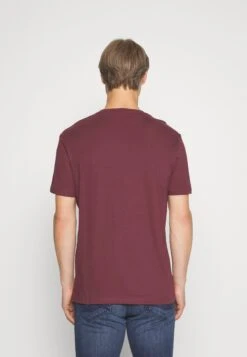 Pier One 5 Pack - T-Shirt Basic - Bordeaux/Dark Green/Dark Blue 18 Pier One 5 Pack - T-Shirt Basic - Bordeaux/Dark Green/Dark Blue -Heren Kledingwinkel 83fa6bffd83441d4ab3bd8fcc4f5244c