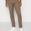 Pier One Chino - Brown -Heren Kledingwinkel 8ea171c7de7c4a188a2d6a6cc6284d61