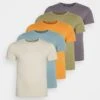 Pier One 5 Pack - T-Shirt Basic - Orange/Dark Blue/Green -Heren Kledingwinkel 90b78c53f04f4dc081666ac8ae3ca1ec
