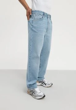 Pier One Relaxed Fit Jeans - Light Blue Denim 12 Pier One Relaxed Fit Jeans - Light Blue Denim -Heren Kledingwinkel 9227184b76c24bd287ce53d34bd47f95