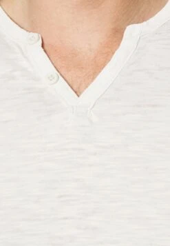 Pier One T-Shirt Basic - Off-White -Heren Kledingwinkel 98d0da50953649dd880949f058c3b43f