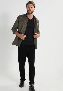 Pier One 2 Pack - T-Shirt Basic - Black 8 Pier One 2 Pack - T-Shirt Basic - Black -Heren Kledingwinkel 9976636ad4d5445cae17323f7b1eb017