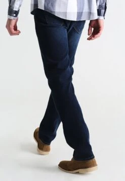 Pier One Basic - Straight Leg Jeans - Dark Blue Denim 10 Pier One Basic - Straight Leg Jeans - Dark Blue Denim -Heren Kledingwinkel a4ebfb4549ae43cc8fd6ef9a34b37b32