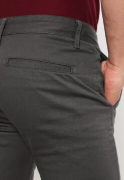 Pier One Chino - Dark Grey 12 Pier One Chino - Dark Grey -Heren Kledingwinkel ad63fc5f1f3f44ed919d121e71899f26