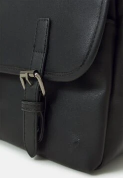 Pier One Unisex - Schoudertas -Black -Heren Kledingwinkel adbd5d8fbbd24c28a61f94af8a00c514