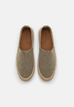Pier One Espadrilles - Brown 11 Pier One Espadrilles - Brown -Heren Kledingwinkel b8b6a1b5c8f4462e91558b6bd6046520