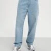Pier One Relaxed Fit Jeans - Light Blue Denim 1 Pier One Relaxed Fit Jeans - Light Blue Denim -Heren Kledingwinkel b9c1bf97d40043efacca132e1e2a0122