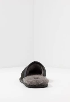 Ugg Scuff - Pantoffels - Black -Heren Kledingwinkel da757aff0ffe4030af4ba8238bcf11e5