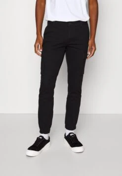 Pier One 2 Pack - Cargobroek - Olive/Black 11 Pier One 2 Pack - Cargobroek - Olive/Black -Heren Kledingwinkel e0bf2536d5a04652937019f4273abb8d