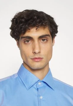 Boss Hank- Zakelijk Overhemd - Light Pastel Blue 11 Boss Hank- Zakelijk Overhemd - Light Pastel Blue -Heren Kledingwinkel e58ea85b16e145008d760932497ab86f