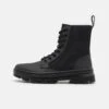 Dr. Martens Combs Ii Unisex - Veterboots - Black -Heren Kledingwinkel f8e45c4ebedc464d81dd3a699d82af75